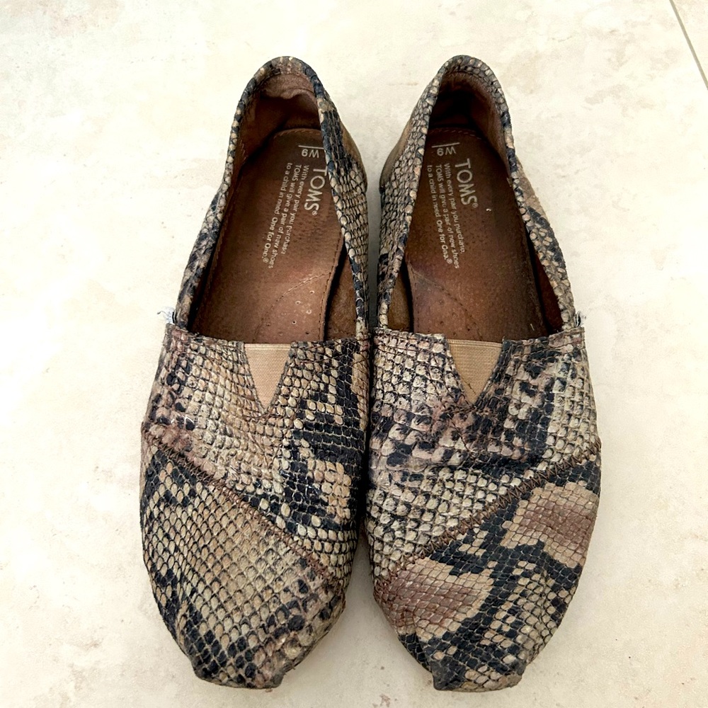 TOMS Size 9 Snakeskin Leather Special Edition Shoes